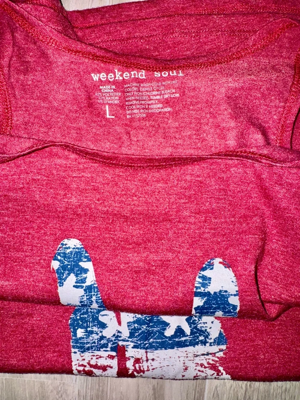 ✌🏼Red Graphic Tank Top - Casual Summer Tee - size Large 🇺🇸 - Picture 5 of 6
